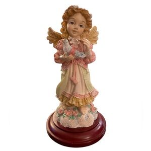 House of Lloyd Vintage Caring
Angel 1998 Figurine